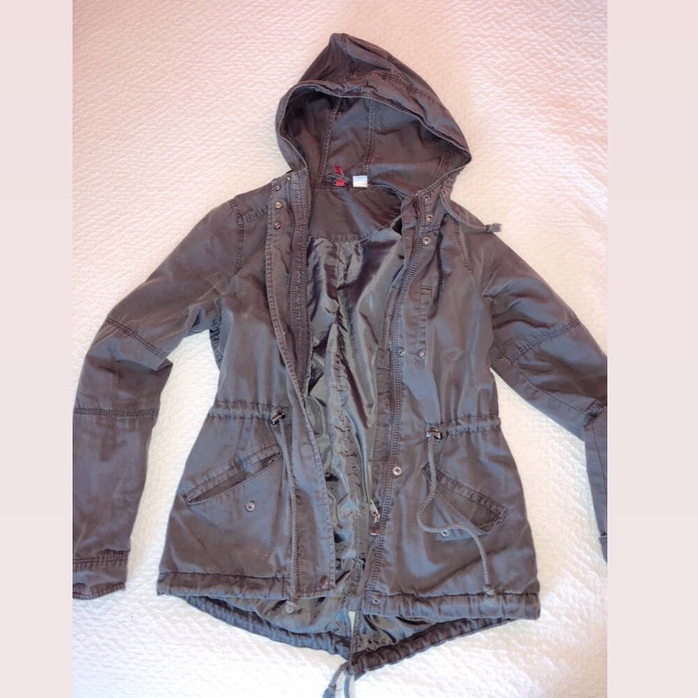 zip up charcoal grey jacket